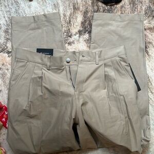 Lululemon Pants Large Khaki Utilitech Twill Pleated Trouser LM5BMIS Pockets 36